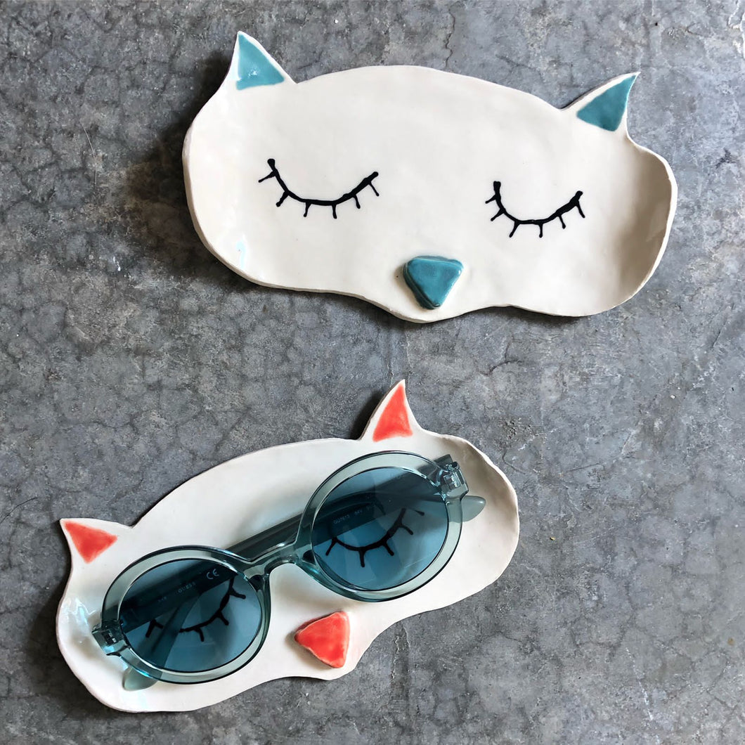 Cat Eye Glasses Holder by Sicou