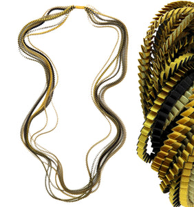 Pleated Necklace Black / Gold